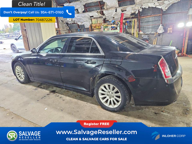 Used 2014 Chrysler 300 RWD image 3