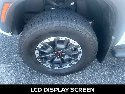 Certified 2025 Nissan Frontier PRO-4X w/ Pro Premium Package AWD/4WD image 11