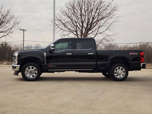 Used 2024 Ford F250 King Ranch w/ Chrome Package image 4