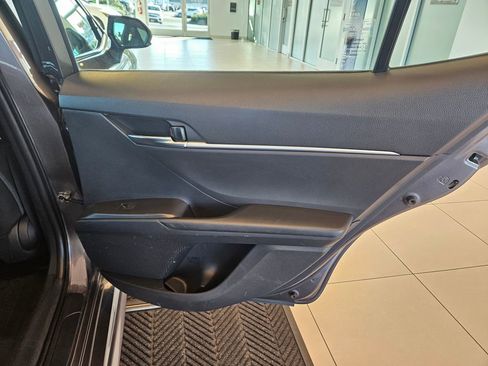 Used 2022 Toyota Camry SE image 28