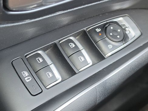 Used 2025 Kia Sorento LX FWD image 14