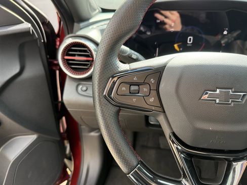 Used 2025 Chevrolet Trax RS w/ Sunroof Package FWD image 14