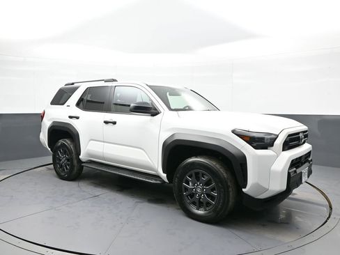 Certified 2025 Toyota 4Runner SR5 image 4