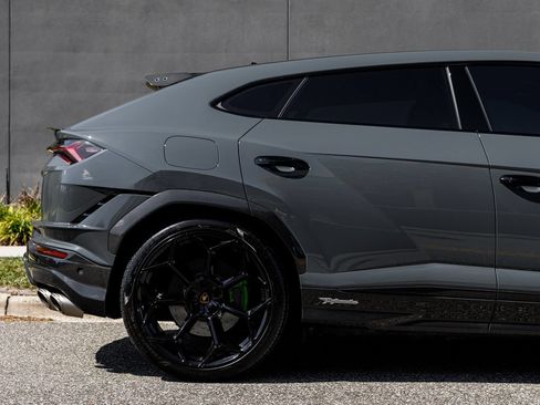 Used 2023 Lamborghini Urus Performante AWD/4WD image 16