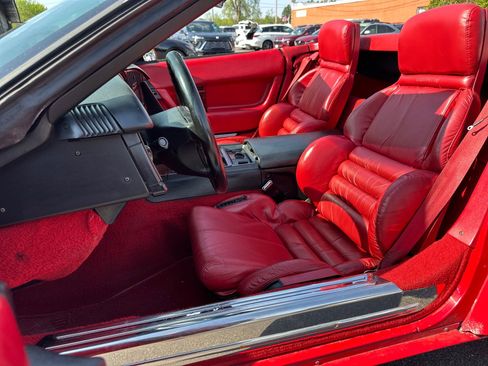 Used 1992 Chevrolet Corvette Convertible RWD image 17