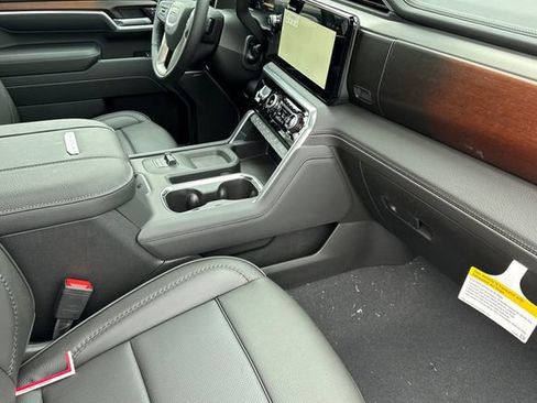 New 2026 GMC Sierra 2500 Denali w/ Denali Reserve Package image 17