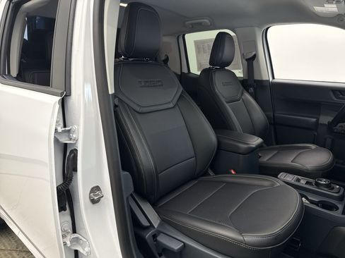 Used 2025 Ford Maverick Lobo image 16