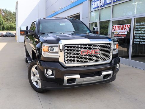Used 2015 GMC Sierra 2500 Denali w/ Duramax Plus Package AWD/4WD image 44