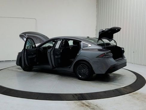 New 2026 Nissan Sentra SV w/ SV Convenience Package FWD image 13