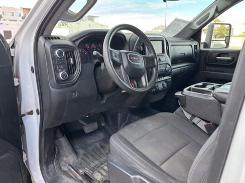 Used 2021 GMC Sierra 2500 4x4 Crew Cab w/ Gooseneck/5TH Wheel Package image 9