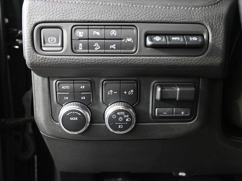 Used 2023 GMC Yukon Denali w/ Advanced Technology Package AWD/4WD image 24