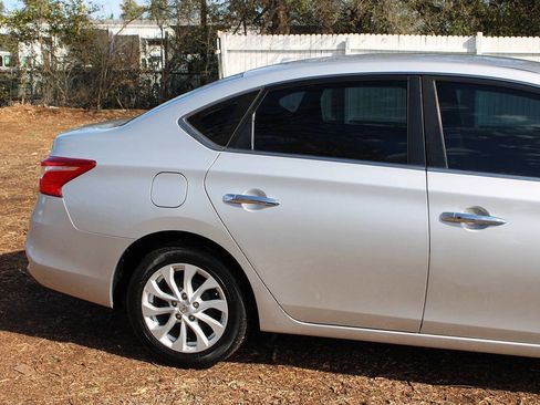 Used 2018 Nissan Sentra SV image 5