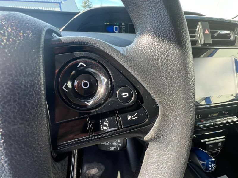 Used 2021 Toyota Prius LE FWD image 31