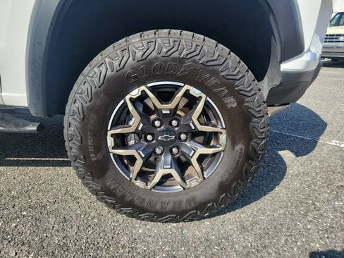 Certified 2024 Chevrolet Colorado ZR2 AWD/4WD image 7