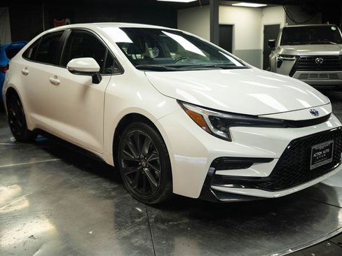 Used 2023 Toyota Corolla SE FWD image 5