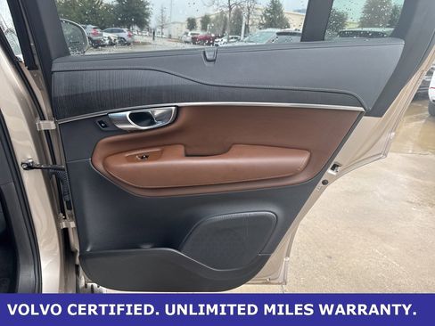 Certified 2024 Volvo XC90 B6 Ultimate image 17