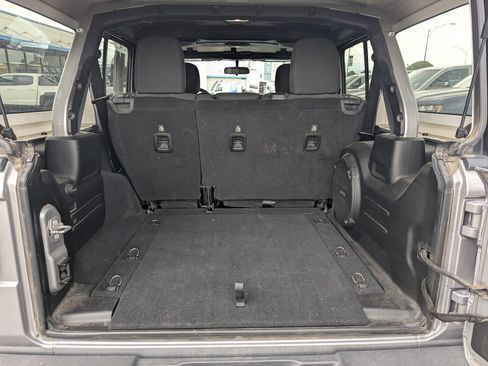 Used 2018 Jeep Wrangler Unlimited Sport S AWD/4WD image 29