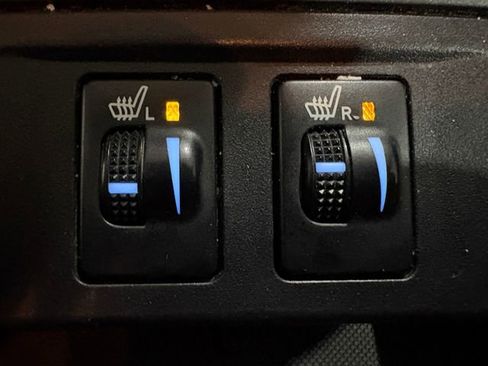 Used 2016 Toyota Camry XSE image 12