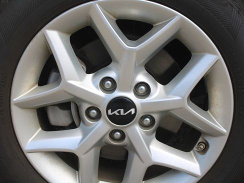 Certified 2024 Kia Soul LX w/ Option Group 015 FWD image 17