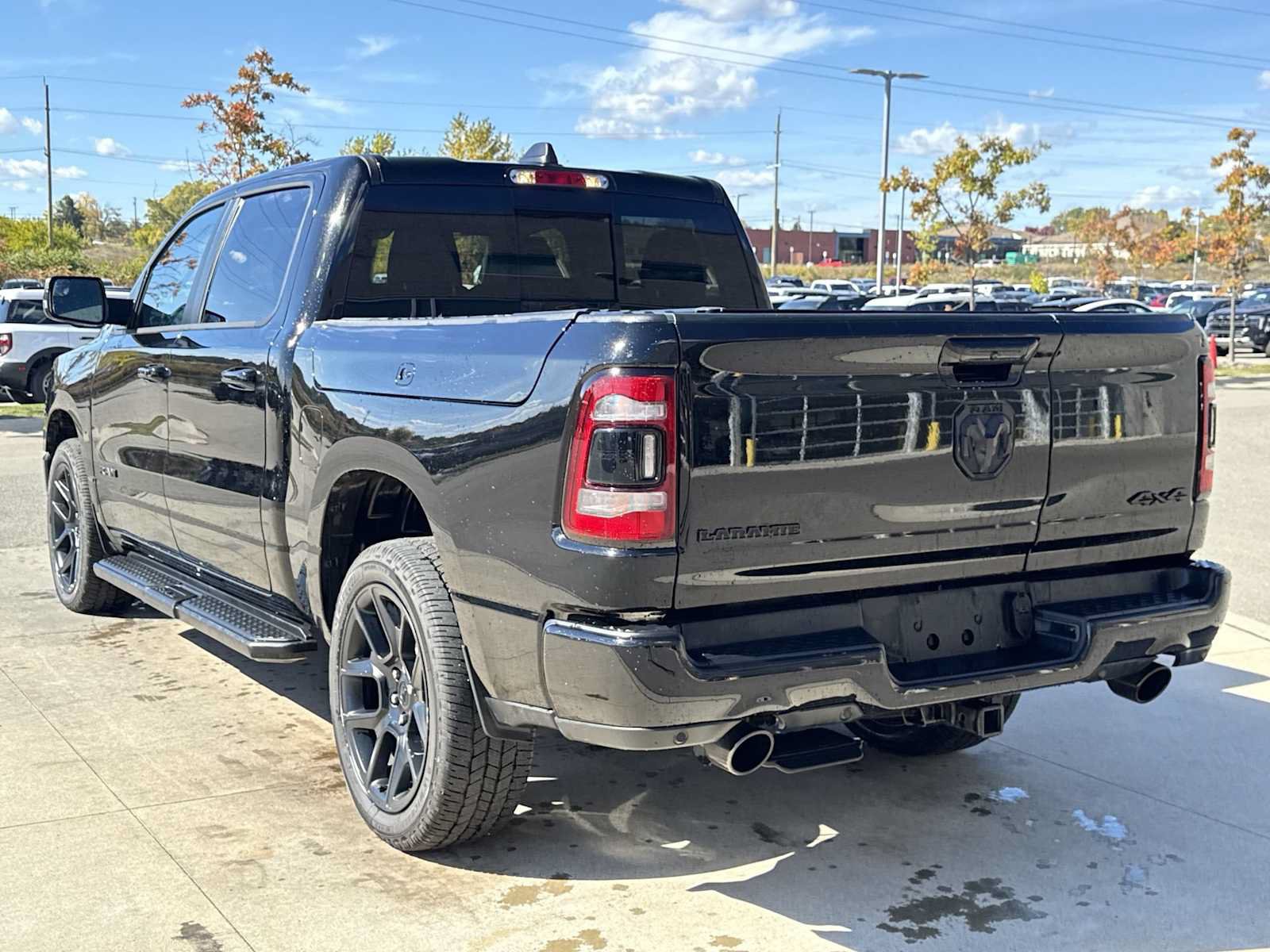 Used 2024 RAM 1500 Laramie AWD/4WD image 4