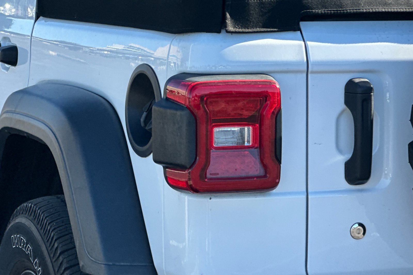 Used 2020 Jeep Wrangler Unlimited Sport AWD/4WD image 46