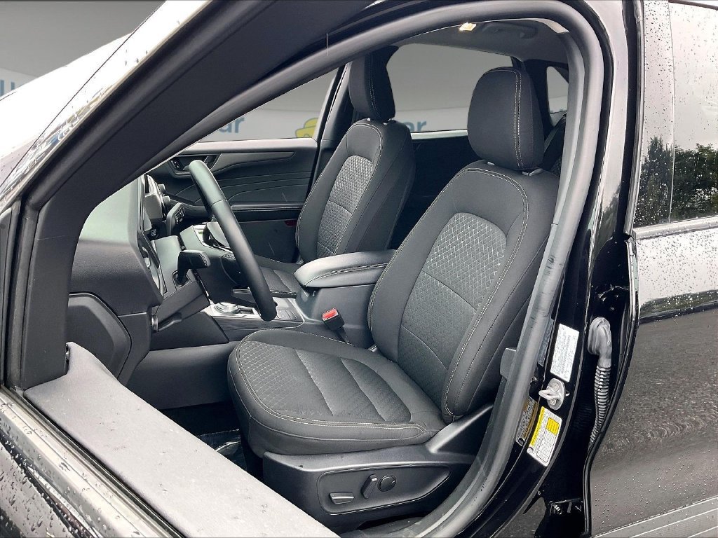 Used 2024 Ford Escape Active AWD/4WD image 9