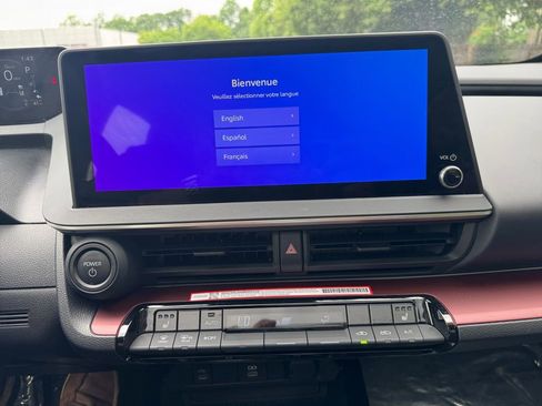 Used 2024 Toyota Prius Prime FWD image 21