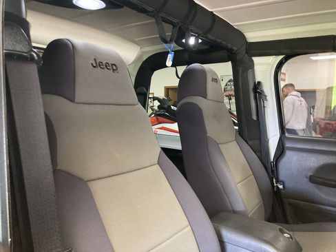 Used 2006 Jeep Wrangler Rubicon image 20