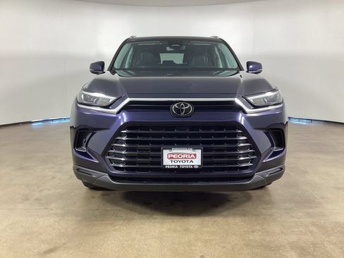 Used 2024 Toyota Grand Highlander AWD image 3