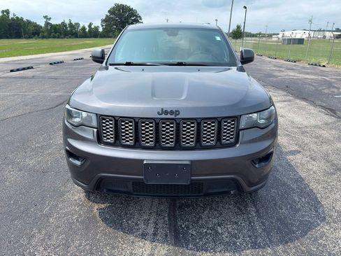 Used 2018 Jeep Grand Cherokee Altitude AWD/4WD image 21