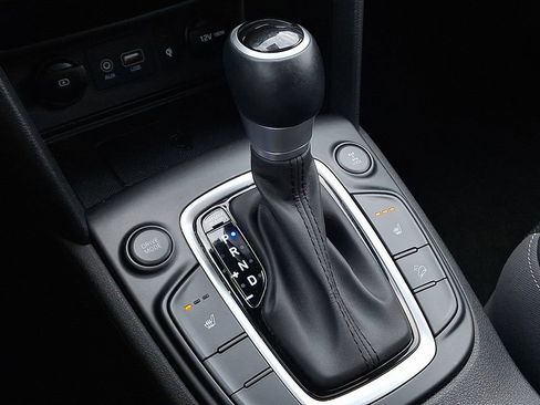 Used 2021 Hyundai Kona Limited w/ Cargo Package image 13