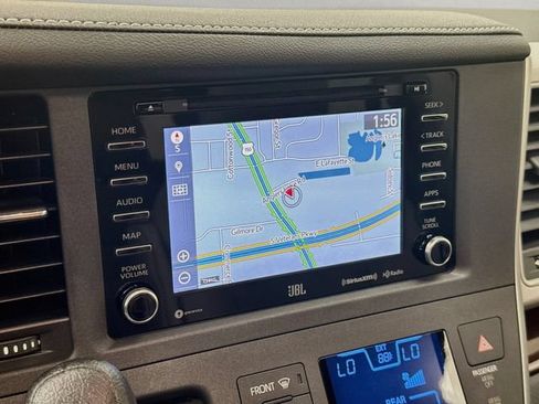 Used 2020 Toyota Sienna Limited Premium FWD image 13