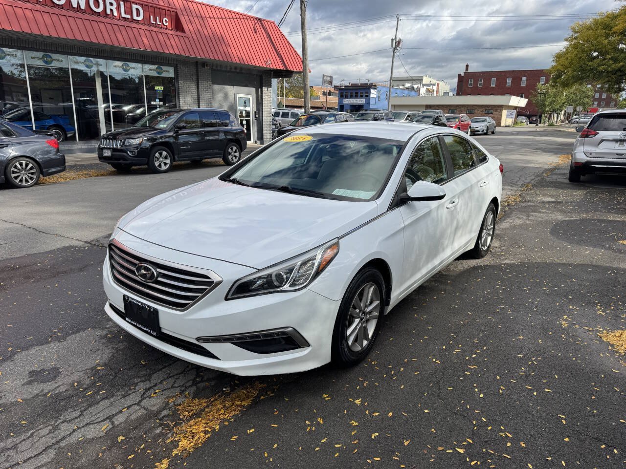 Used 2015 Hyundai Sonata SE FWD image 1