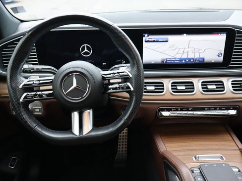 Used 2024 Mercedes-Benz GLS 450 4MATIC w/ AMG Line Exterior image 11