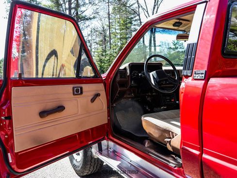 Used 1986 Toyota Pickup 4x4 Regular Cab Turbo image 21