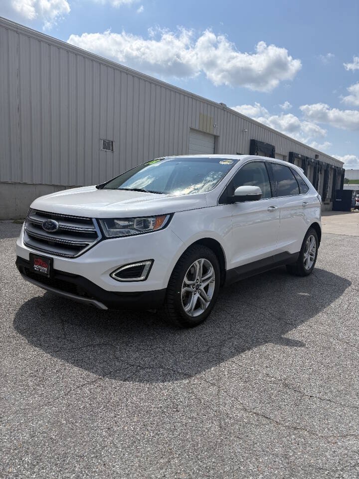 Used 2018 Ford Edge Titanium w/ Technology Package AWD/4WD image 2