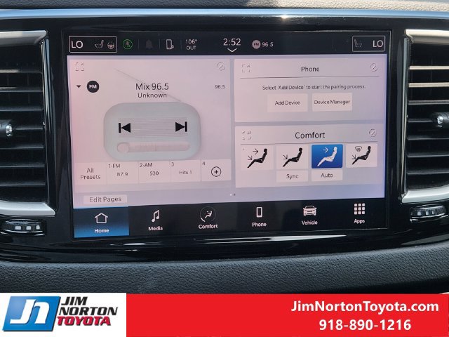 Used 2024 Chrysler Pacifica Touring-L FWD image 17