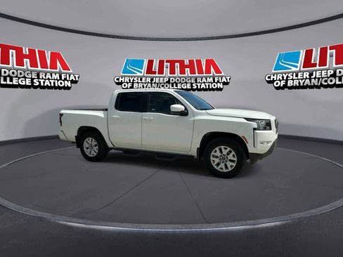 Used 2022 Nissan Frontier SV RWD image 9