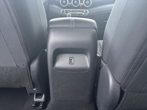 Used 2024 Nissan Sentra SV image 31