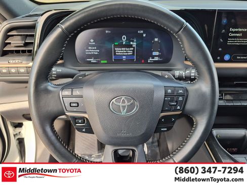 Certified 2025 Toyota Crown Signia AWD/4WD image 17