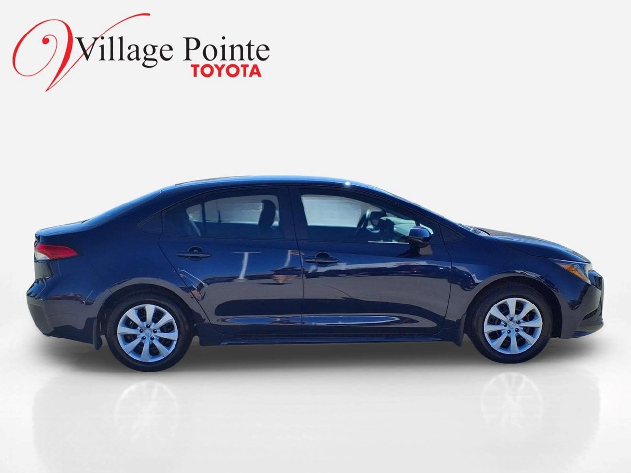 Used 2027 Toyota Corolla LE FWD image 6