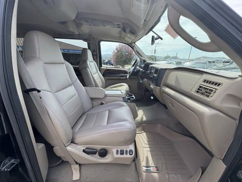 Used 2005 Ford Excursion Limited AWD/4WD image 28