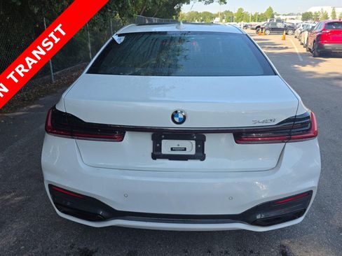 Used 2020 BMW 740i w/ M Sport Package RWD image 5