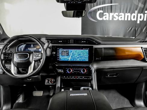 Used 2025 GMC Sierra 3500 Denali w/ Denali Reserve Package AWD/4WD image 15