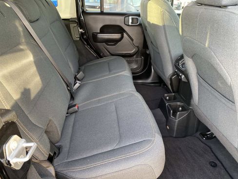 Certified 2025 Jeep Wrangler Sport S image 22