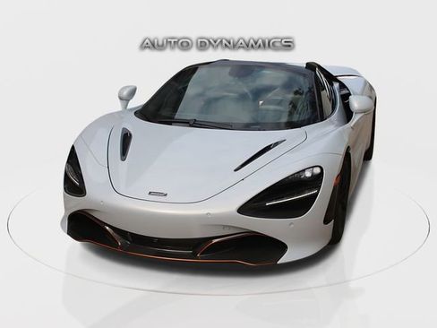 Used 2020 McLaren 720S Spider image 3