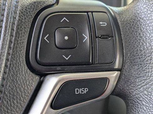 Used 2014 Toyota Highlander LE image 13