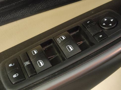 Used 2020 Jeep Cherokee Latitude w/ Cold Weather Group image 27