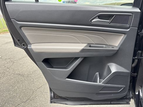 Used 2023 Volkswagen Atlas Cross Sport SE w/ Black Wheel Package image 22