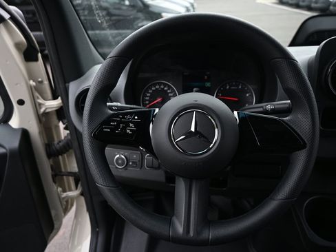 Used 2025 Mercedes-Benz Sprinter 3500 image 2